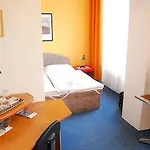 Kozák Szálloda 4*